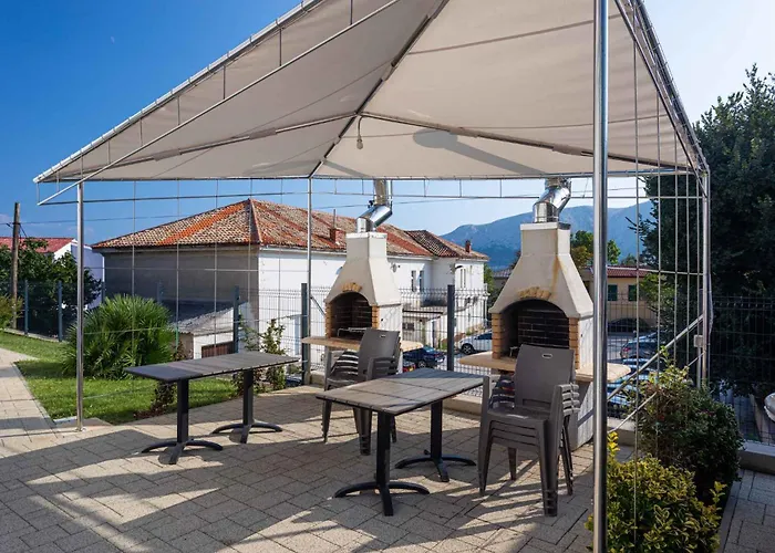 Apartment In Baska 37047