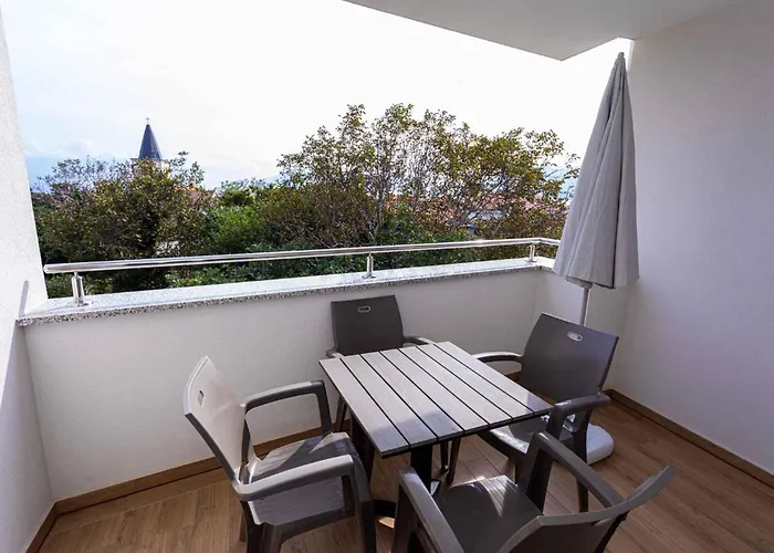 Apartment In Baska 37047
