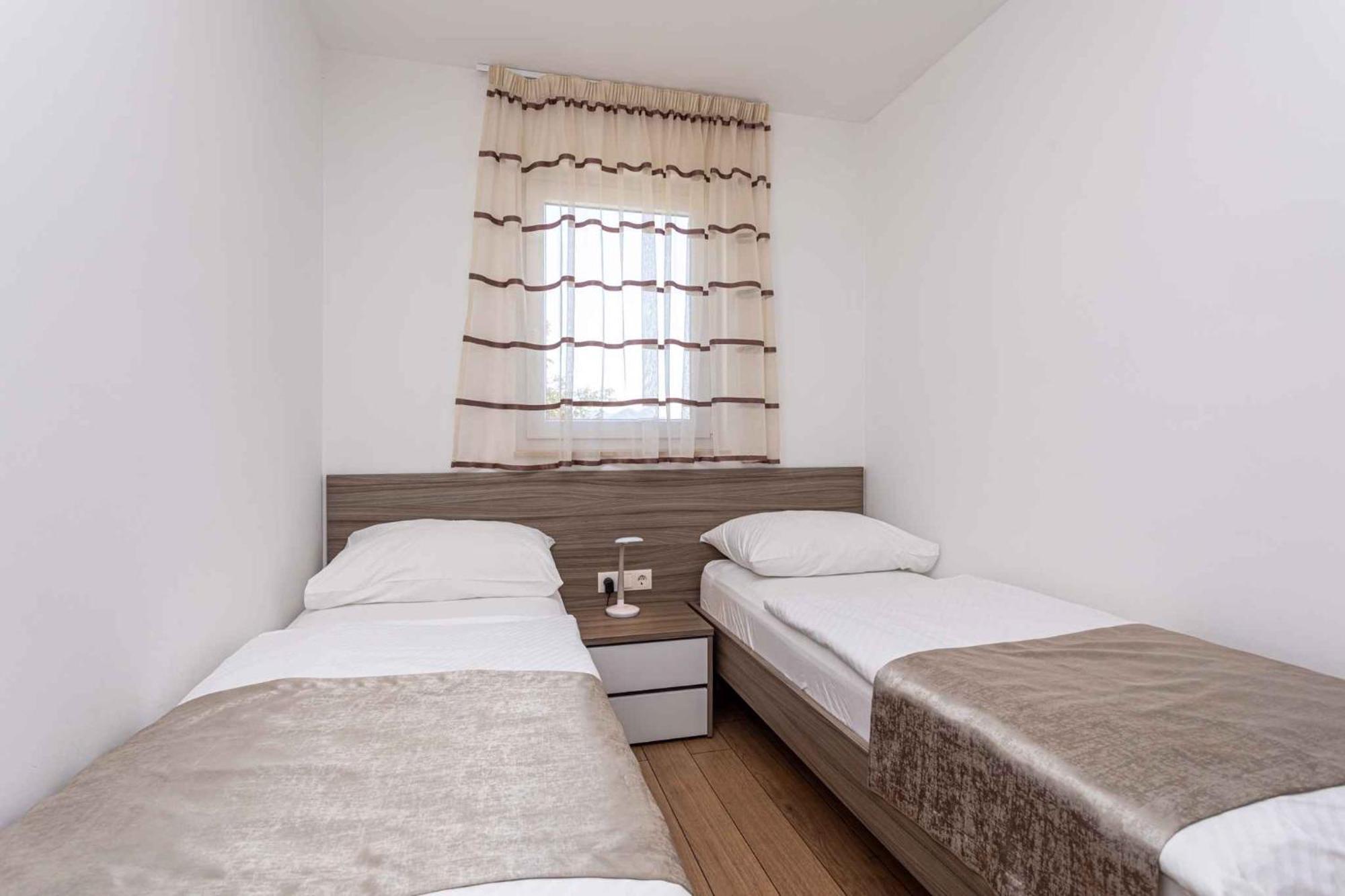 In 37047 Apartment *