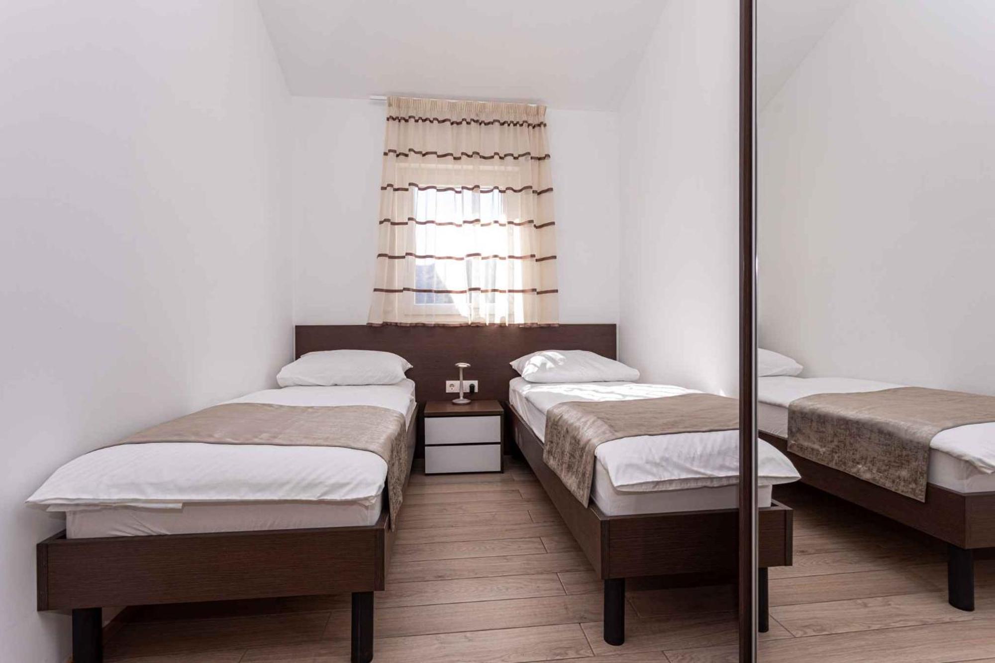 In 37047 Apartment *