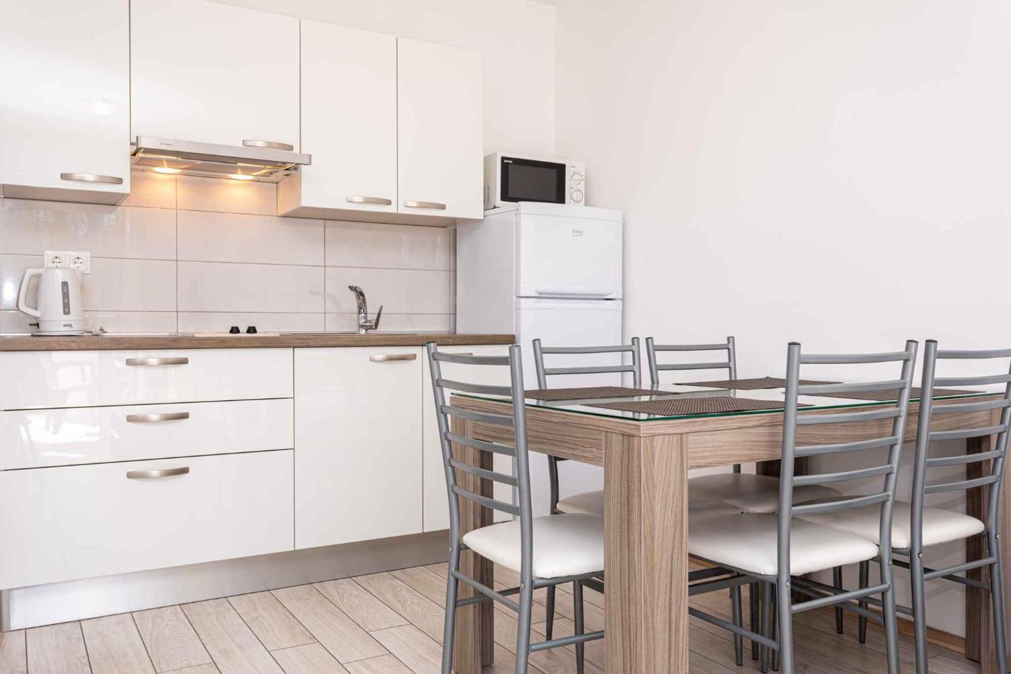 In 37047 Apartment