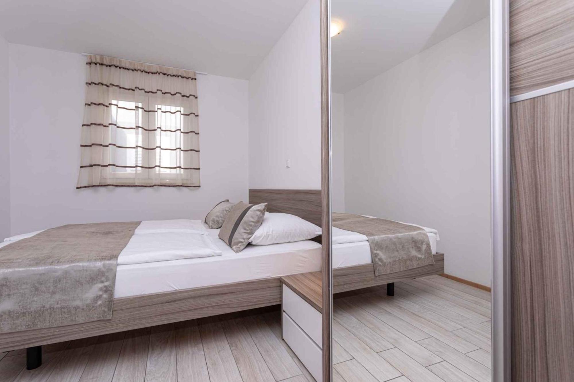 In 37047 Apartment Baska (Krk)