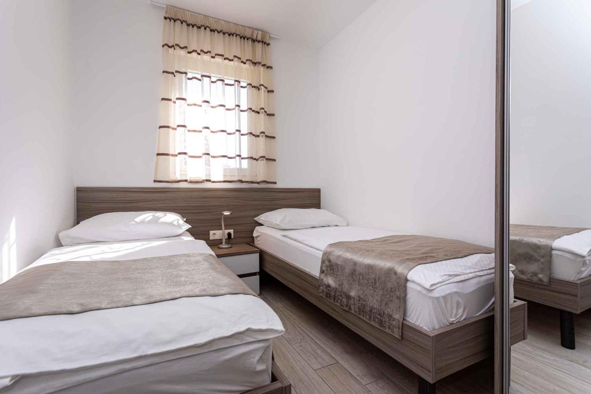 In 37047 Apartment *